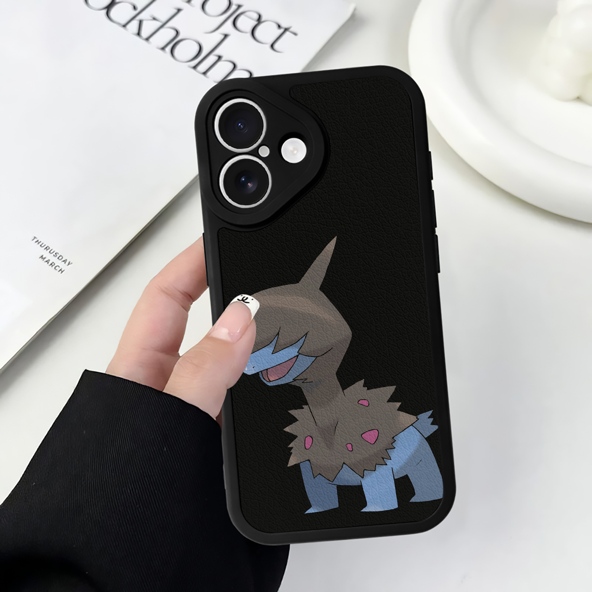 （画像用） ポケットモンスター Pokémon 【iPhone 16シリーズ対応】シリコンスマホケース（レザー調） 材質：シリコン